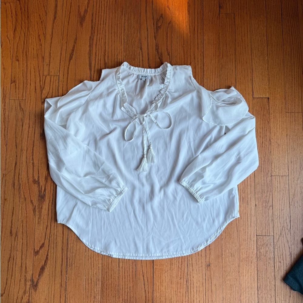 Kensie White Open Shoulder Blouse